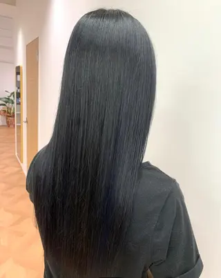 ロング カラー 佐々木 有彩のヘアスタイル