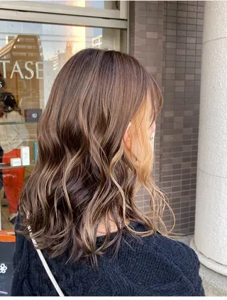 ミディアム Eleanor枚方店 越海舞のヘアスタイル