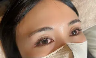 マツエク・マツパ Oui所属・小宮山 結姫の眉毛・アイブロウイメージ