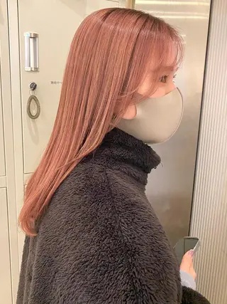 セミロング カラー ANNA /艶髪/ハイトーンのヘアスタイル