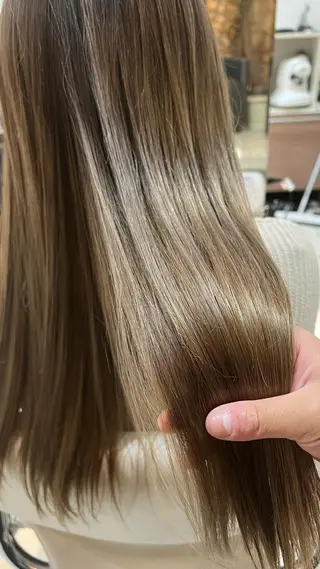 ロング 艶髪職人 山本隼正のヘアスタイル