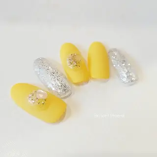 ネイル 石田 由紀のネイルデザイン