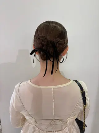 ロング ヘアアレンジ Yuna/ブリーチ ベージュ ヘアセットのヘアスタイル