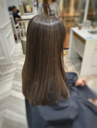 ロング カラー 幕内 梨乃亜のヘアスタイル