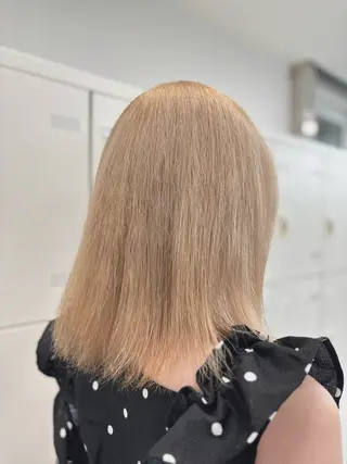 ミディアム カラー 透明感ハイトーン☁️ 斗和🫧天神のヘアスタイル