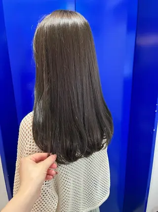 セミロング カラー conne&riri所属・MAYU 💚森下のヘアスタイル