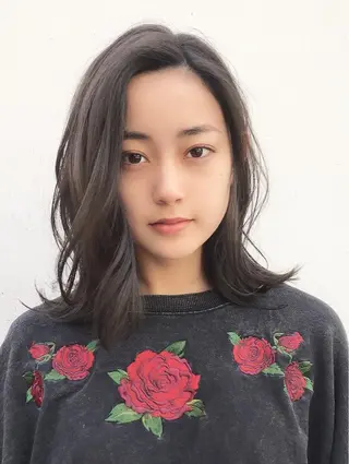ミディアム カラー 寺山 佳貴のヘアスタイル