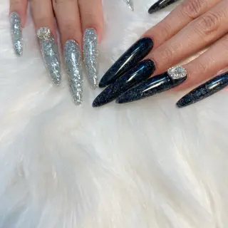 ネイル ゴテゴテ💙ワンホン リオナのネイルデザイン