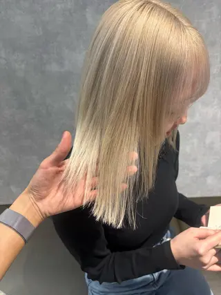 ショート 🌐NATSUMI 🌐【寒色カラー】のヘアスタイル