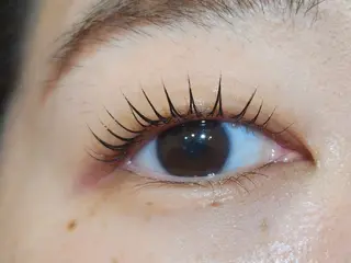 マツエク・マツパ 💜bora .のネイルデザイン