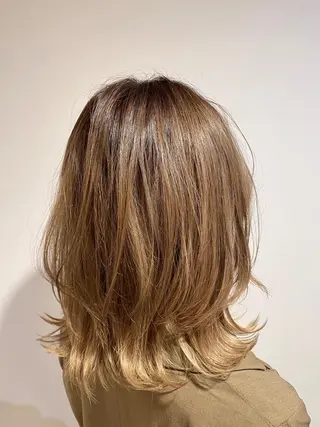 ミディアム カラー 美髪・髪質改善 有田怜平のヘアスタイル