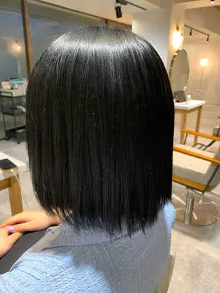 ミディアム カラー 小泉 真緒のヘアスタイル