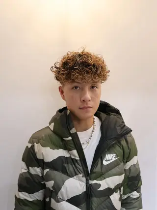 ショート 川副史晶/シャドウ 波巻き/メンズパーマのヘアスタイル