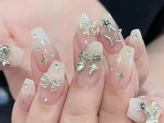 ネイル Rainrain💧 パーツ豊富、やり放題のネイルデザイン