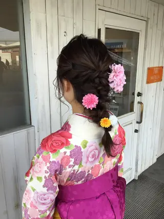 セミロング ヘアアレンジ MOLLA 浅香山店所属・谷口ゆめ/縮毛矯正/ カット/美眉ワックスのヘアスタイル
