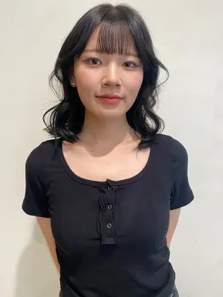 ミディアム カラー 磯谷 朋のヘアスタイル