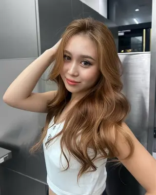 ロング 大人レイヤー/艶髪 🇺🇸TOMONAのヘアスタイル