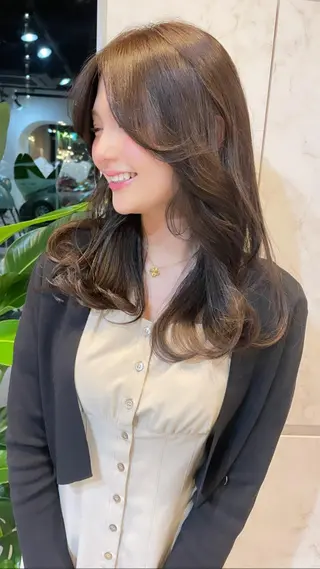 ロング カラー Akane レイヤー/艶カラーのヘアスタイル