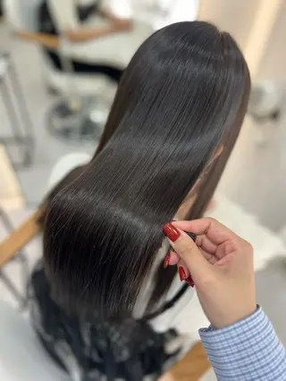 ロング カラー Zina aimiのヘアスタイル