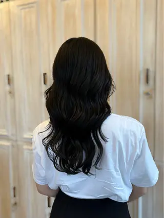 セミロング オオムラ メイのヘアスタイル