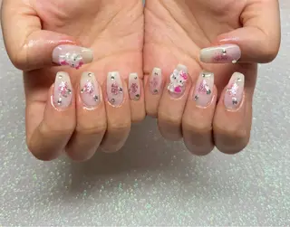 ネイル VIERU 🌈🎀💖のネイルデザイン