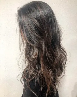 ロング カラー REVE所属・TAKU 美容師のヘアスタイル