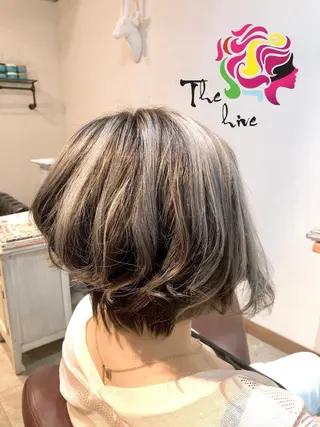 ミディアム カラー Hair salon The hiveのヘアスタイル