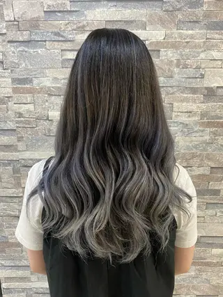 セミロング 土屋朱理/ ハイトーンカラーのヘアスタイル