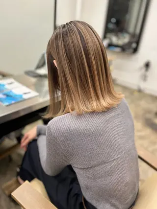 ミディアム KOMUKAI MIYUのヘアスタイル