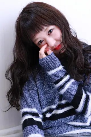 ロング カラー パーマ ヘアアレンジ IVY joure Suzu.のヘアスタイル