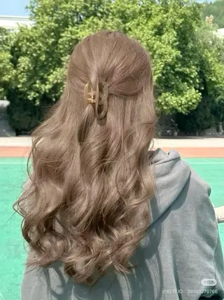セミロング カラー ヘアアレンジ 💗うる艶モテ髪 💗髪質改善✨🫧のヘアスタイル