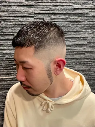 ショート パーマ メンズ プレミアムバーバー赤坂所属・野川 純麗のヘアスタイル