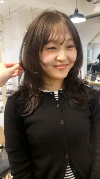 セミロング カラー Lomalia Moemiのヘアスタイル
