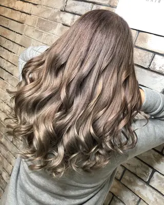 セミロング カラー ハイトーン/韓国風 🤍Nacchi🐈のマツエク・マツパデザイン