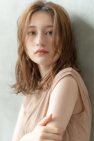 セミロング カラー Moana by HEADLIGHT 武蔵小杉店 【モアナ バイ ヘッドライト】所属・大森 勝馬のヘアスタイル