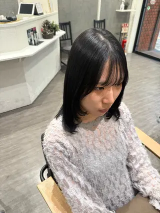 ミディアム カラー 上田 紗也のヘアスタイル