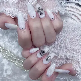 ネイル MINAMI໒꒱ Y2K、韓国ガーリーのネイルデザイン