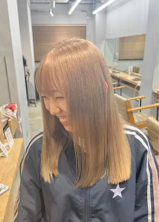 セミロング カラー SALOWIN柏Suite所属・柏最安値インナー/ イヤリング/岡本智樹のヘアスタイル