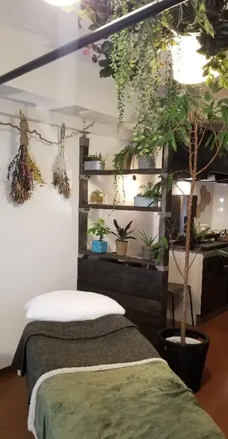 U_la所属・U_la [ウーラ] 片岡の眉毛・アイブロウイメージ