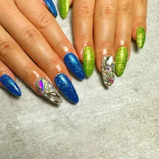 ネイル SESUNNY セサニー AYUKAのマツエク・マツパデザイン