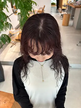 カラー 岡あかね🍐 透明感カラーのヘアスタイル