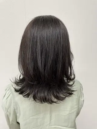 セミロング 小林 愛花のヘアスタイル