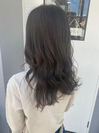 ロング カラー 西村 美羽のヘアスタイル