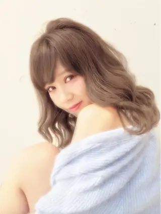 ミディアム カラー 遠藤 眞実のヘアスタイル