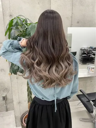 カラー 服部 しおんのヘアスタイル