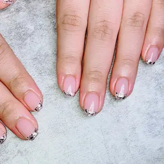 ネイル haleyume所属・shino🌟 痛ネイルのネイルデザイン