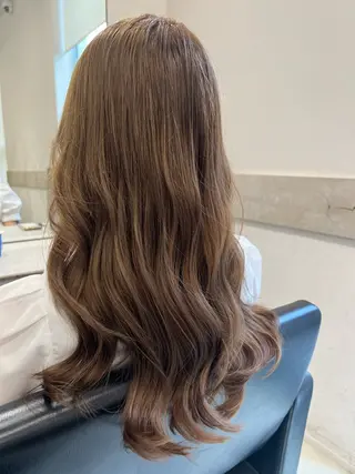 ロング カラー カラースペシャリスト ・齊藤 羽瑠輝のヘアスタイル