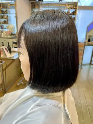 ミディアム ヤマウチ  ヒデキのヘアスタイル