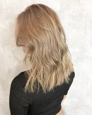 ミディアム カラー レイヤーカット BLend 渋谷のヘアスタイル