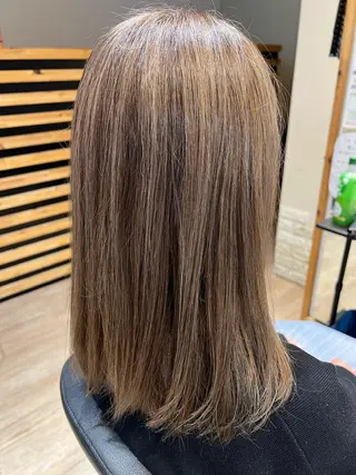 カラー 早川 真幸のヘアスタイル